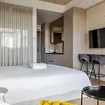 Luxury Honey Moon With Free Underground Parking Apartment