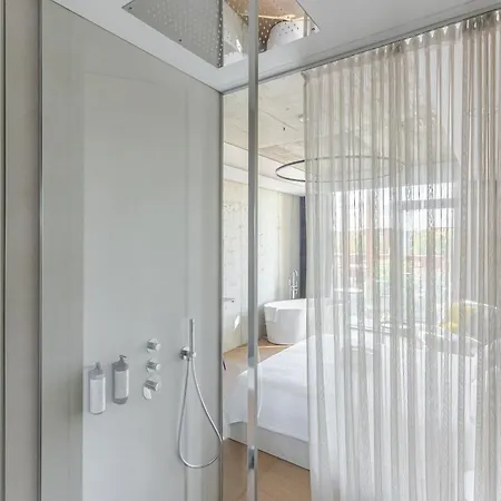 Luxury Honey Moon With Free Underground Parking *