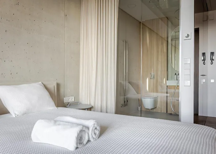 Luxury Honey Moon With Free Underground Parking