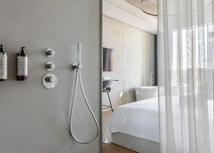 Luxury Honey Moon With Free Underground Parking